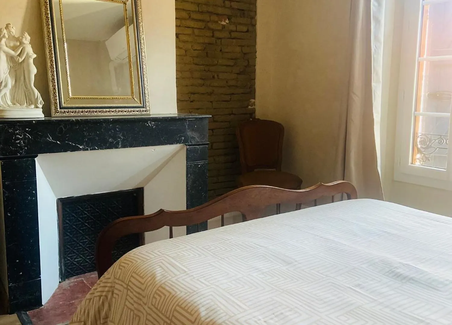 Chambre Privee Dans Maison De Ville Du Xviiie Siecle Carbonne
