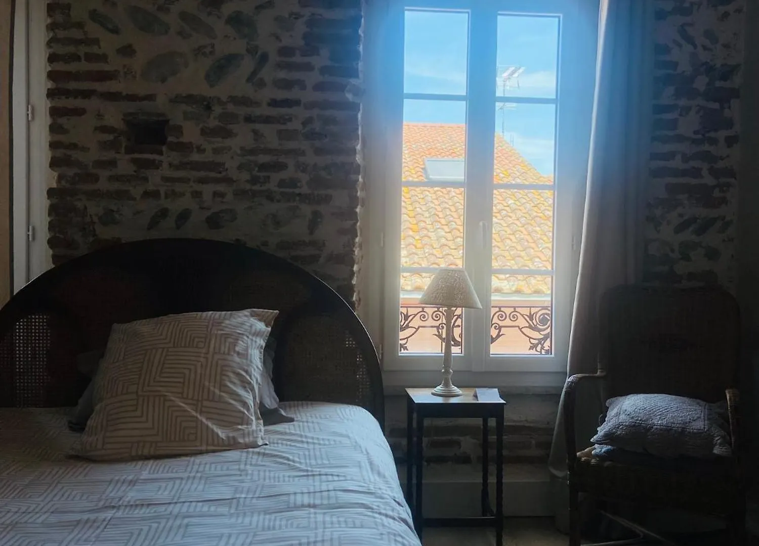 Chambre Privee Dans Maison De Ville Du Xviiie Siecle Carbonne Vendégház