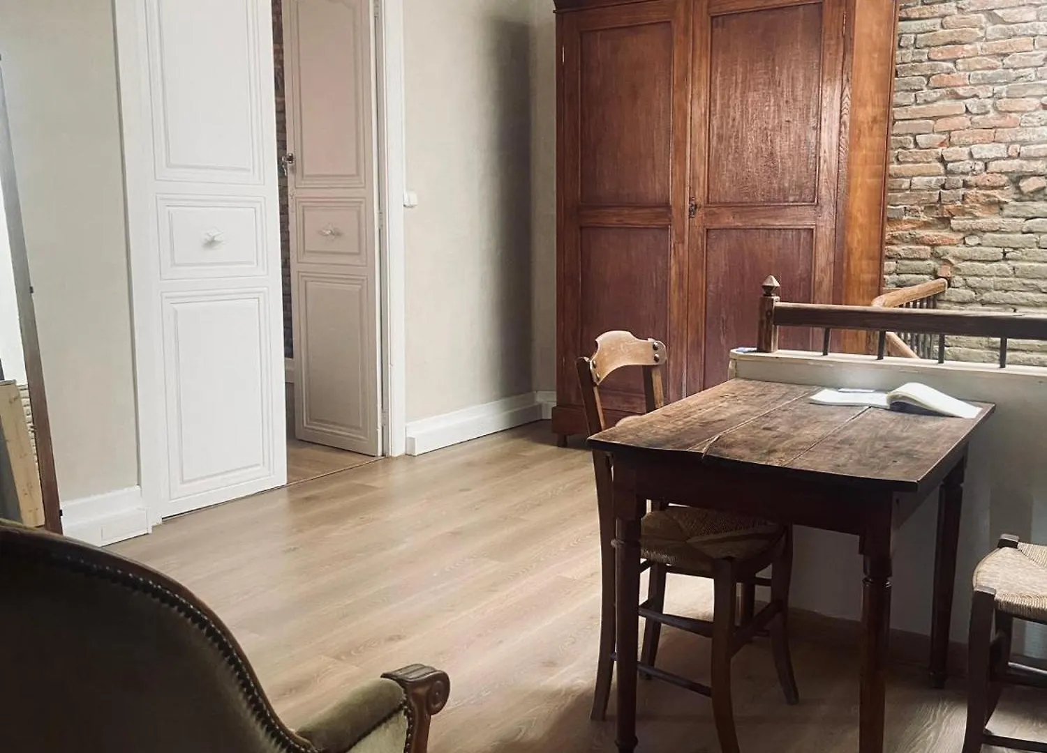 Chambre Privee Dans Maison De Ville Du Xviiie Siecle Carbonne Vendégház